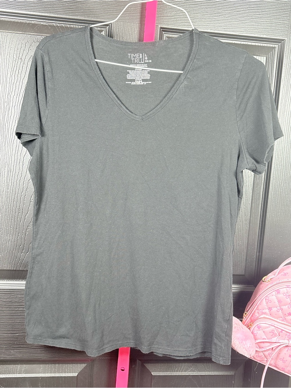 Time and Tru Black V-Neck Short Sleeve Tee
